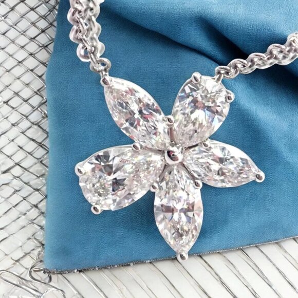 Authentic! Tiffany & Co Victoria Platinum Diamond Mixed Cluster Pendant Necklace - Picture 2 of 13